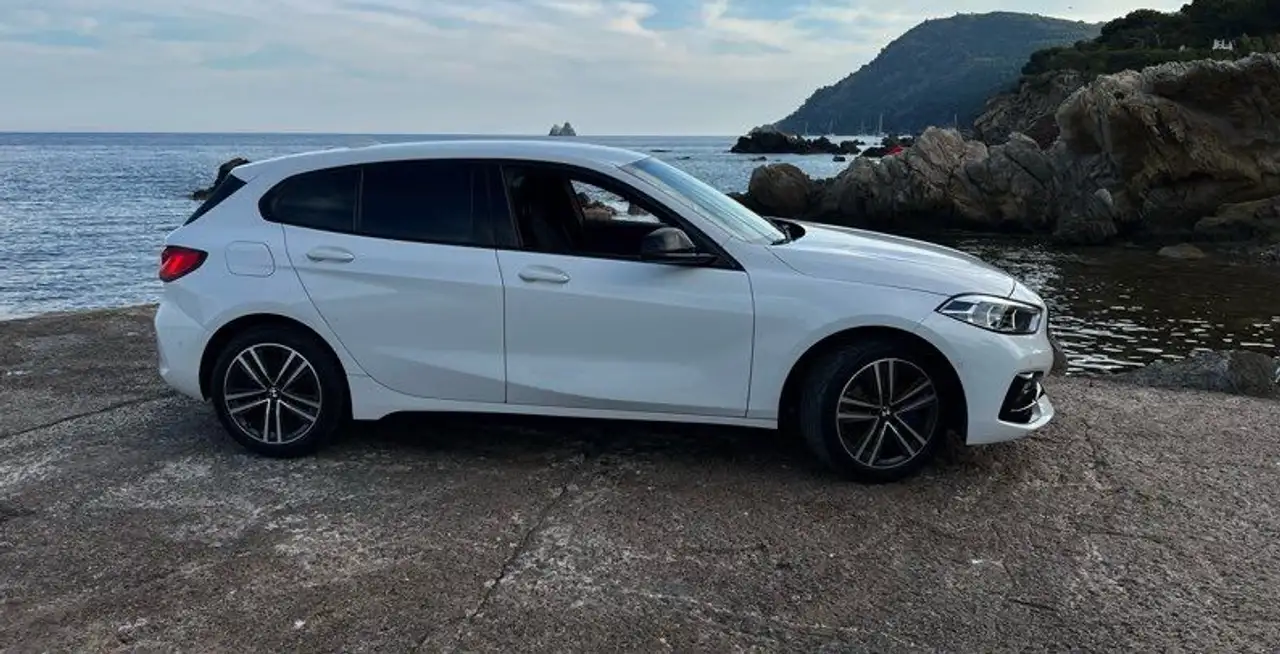 BMW 116 116d 116 ch DKG7 Business Design — photo 1 of 3