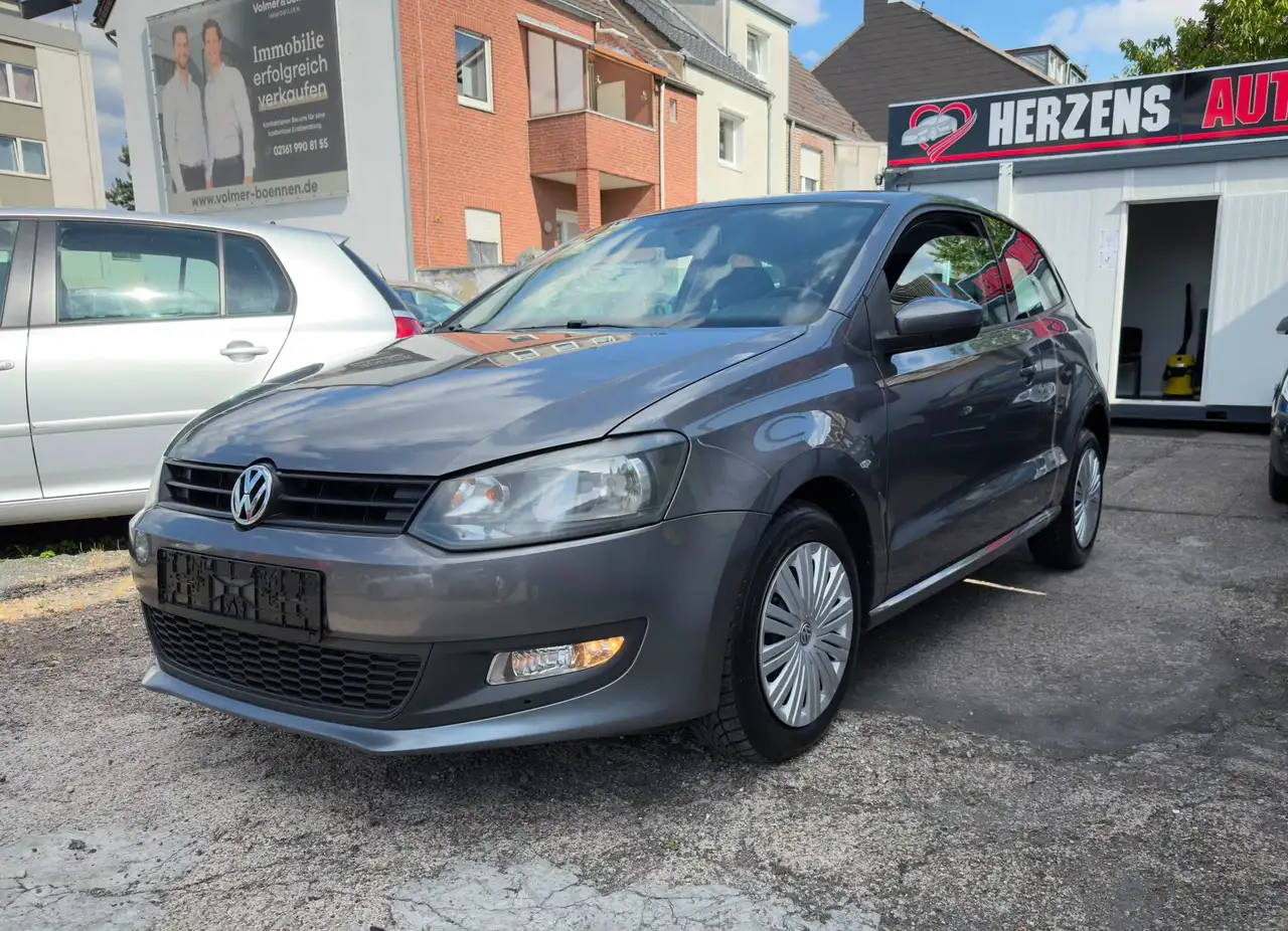 Volkswagen Polo Match — photo 1 of 17