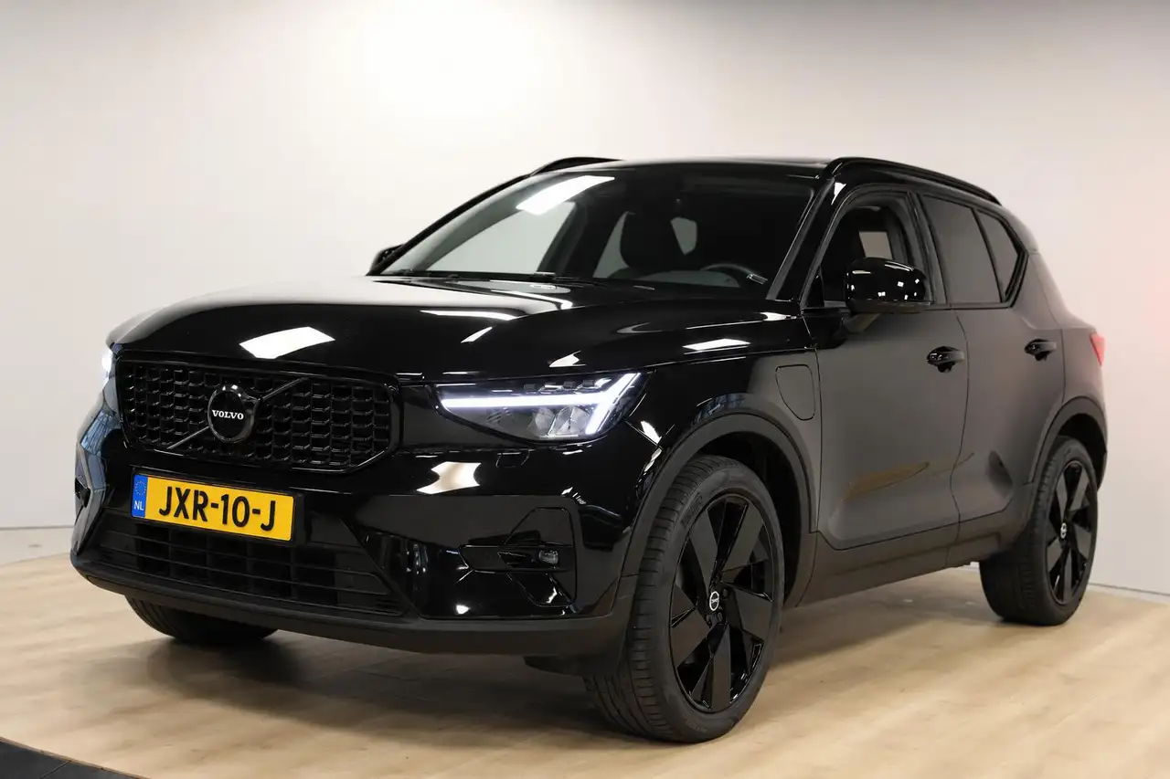 Volvo XC40 1.5 T5 Plug-in hybrid Ultimate Dark | Harman & Kar — photo 1 of 19