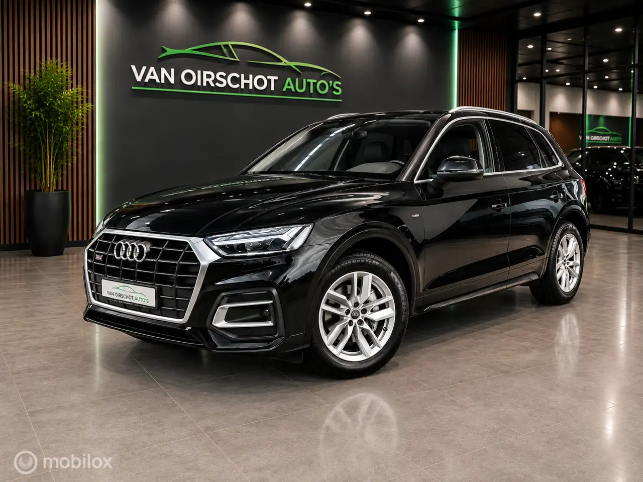 Audi Q5 50 TFSI E QUATTRO BJ 22 — photo 1 of 28