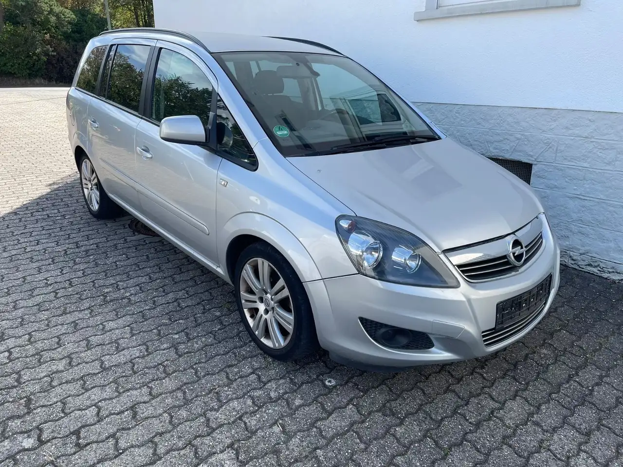 Opel Zafira B Family Klima 7Sitzer — photo 1 of 11