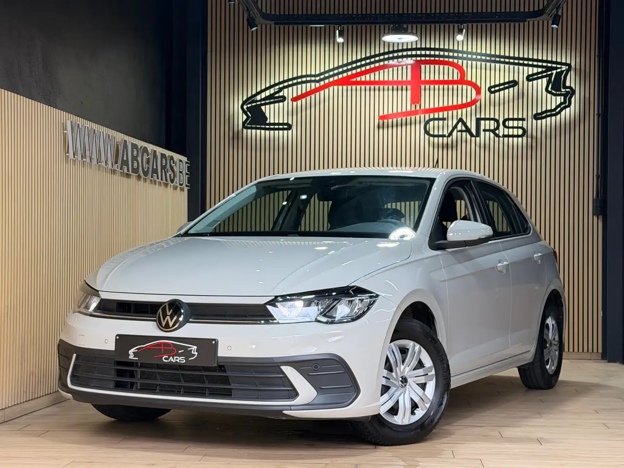 Volkswagen Polo 1.0i * GARANTIE 12 MOIS * 1ER PROP * — photo 1 of 15