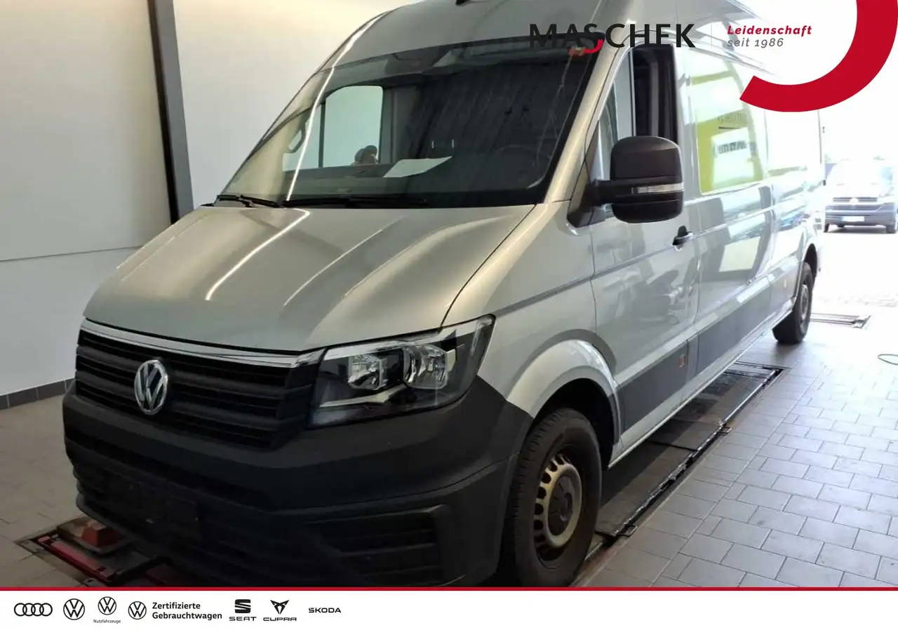 Volkswagen Crafter Kasten lang Hochdach 2.0 TDI RearView Sitz — photo 1 of 10