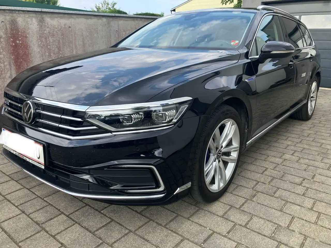 Volkswagen Passat Variant Passat Variant GTE 1,4 TSI e-Hybrid GTE DSG GTE — photo 1 of 15