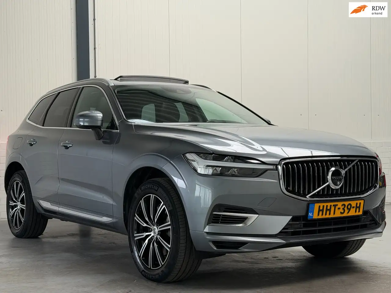 Volvo XC60 2.0 Recharge T6 AWD|Pano|HUD|H&K|360 Camera|Dealer — photo 1 of 40