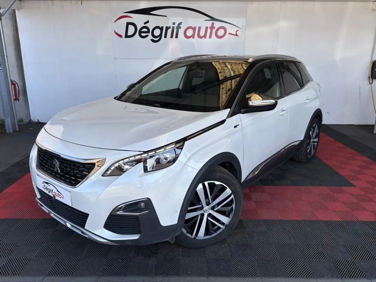 Peugeot 3008 2.0 BlueHDi 180ch SetS EAT6 GT — photo 1 of 24