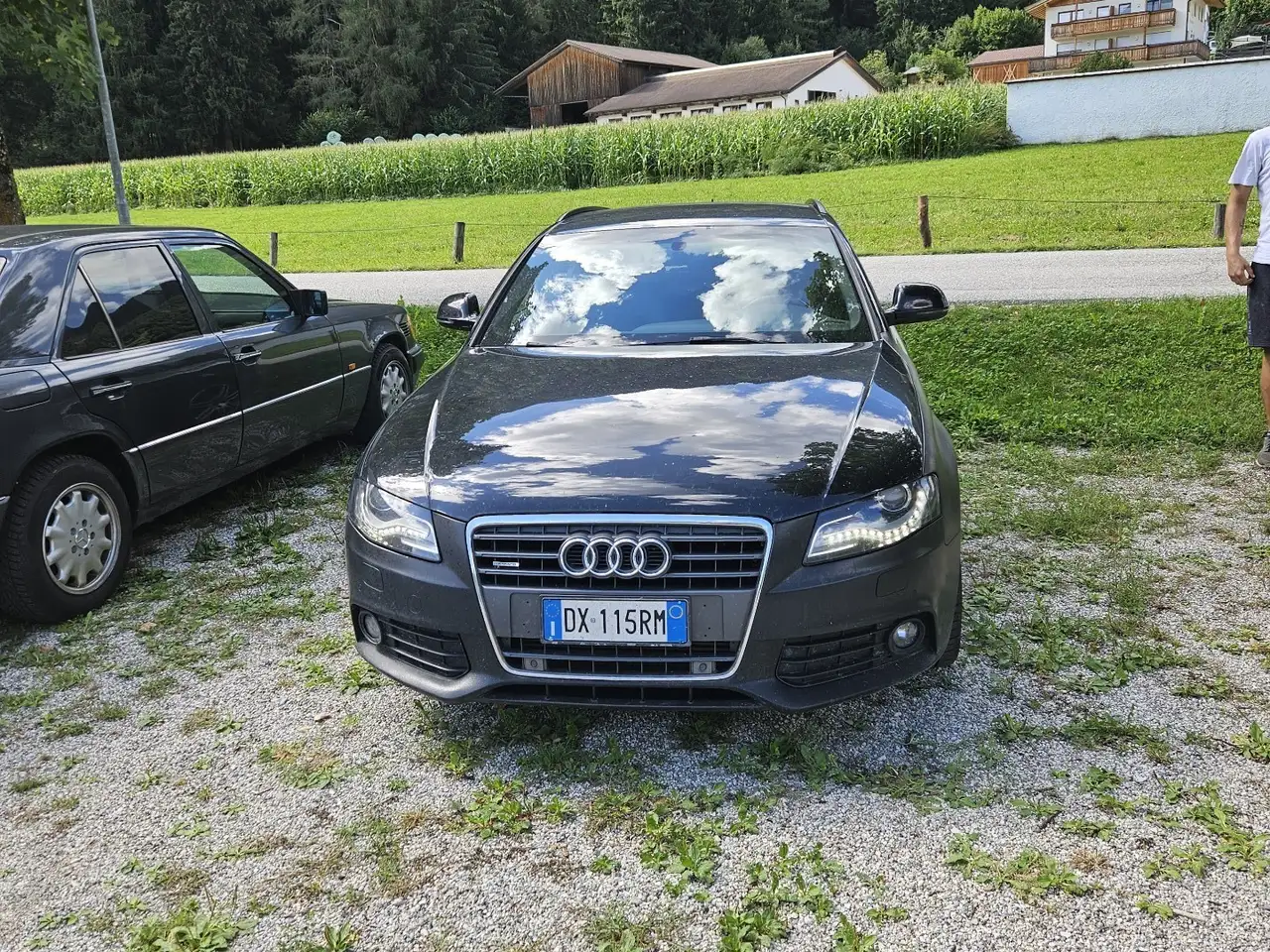 Audi A4 Avant 2,0 TDI DPF quattro — photo 1 of 7