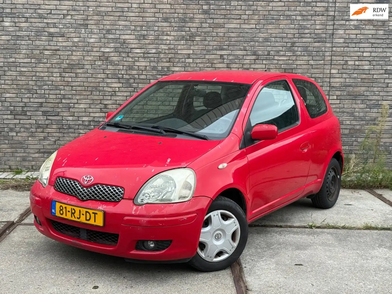 Toyota Yaris 1.3 VVT-i S-Line — photo 1 of 8