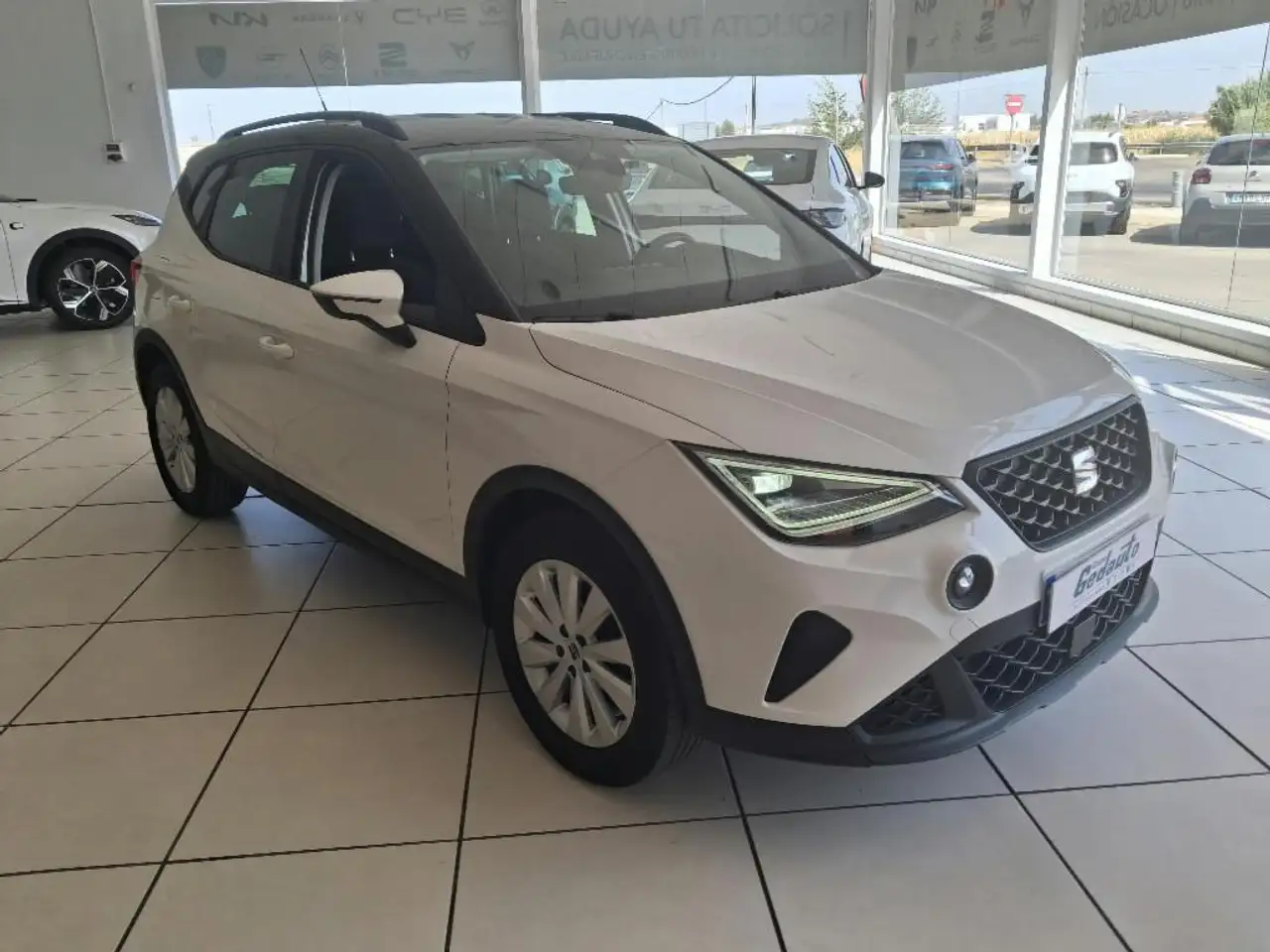 SEAT Arona 1.0 TSI S&S Style XM 115 — photo 1 of 9
