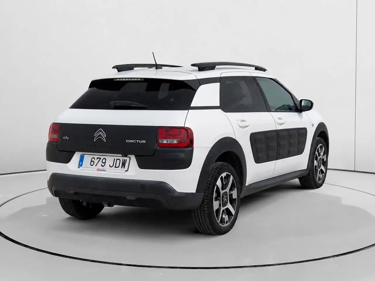 2015 Citroen C4 Cactus 1.2 PureTech S&S Shine 110, photograph 3