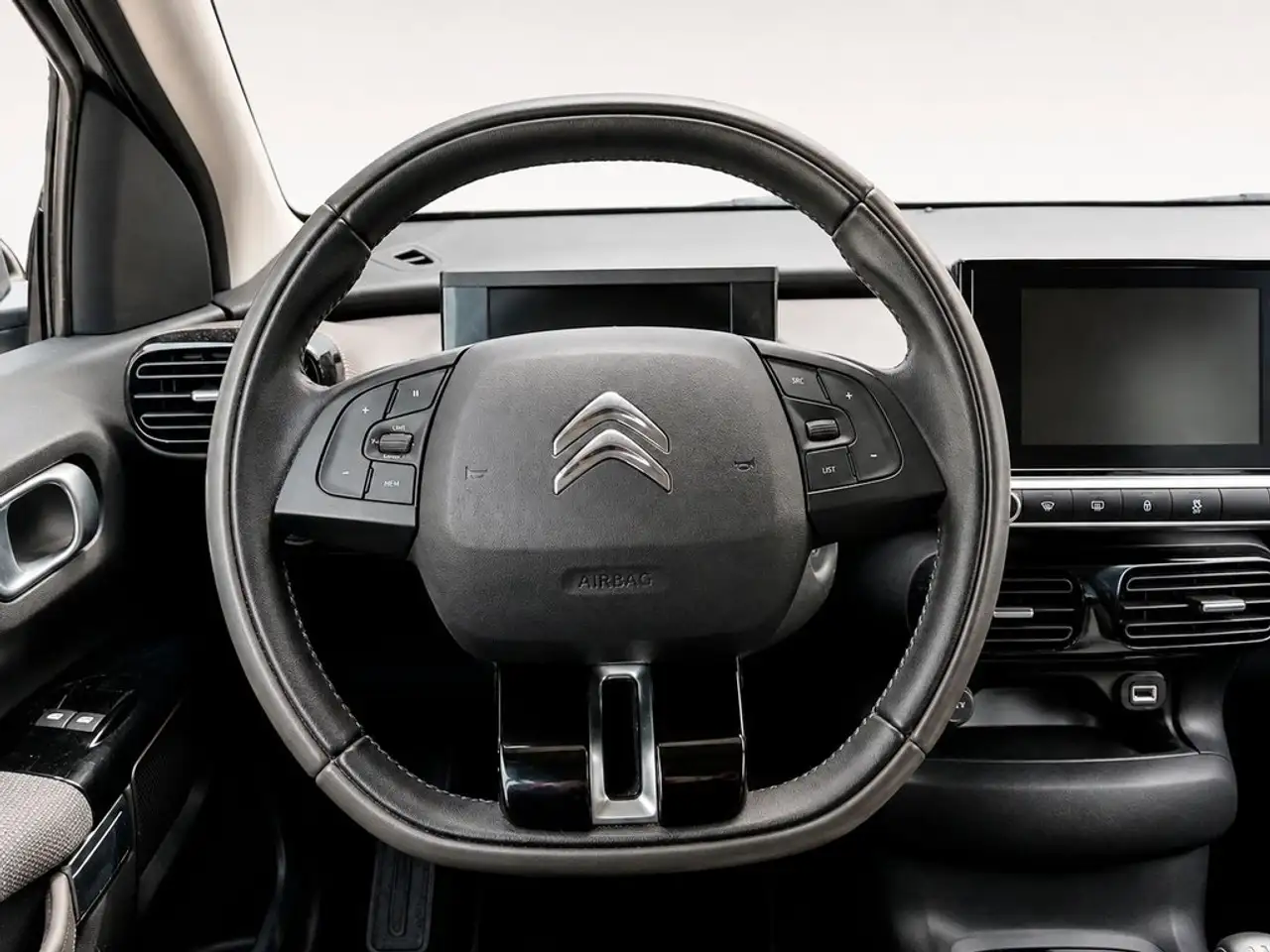 2015 Citroen C4 Cactus 1.2 PureTech S&S Shine 110, photograph 10