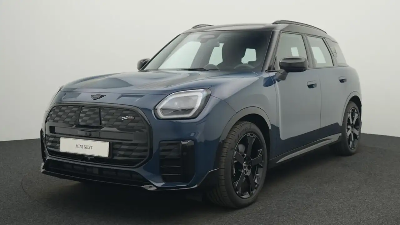 MINI Countryman SE All4 John Cooper Works Trim — photo 1 of 15