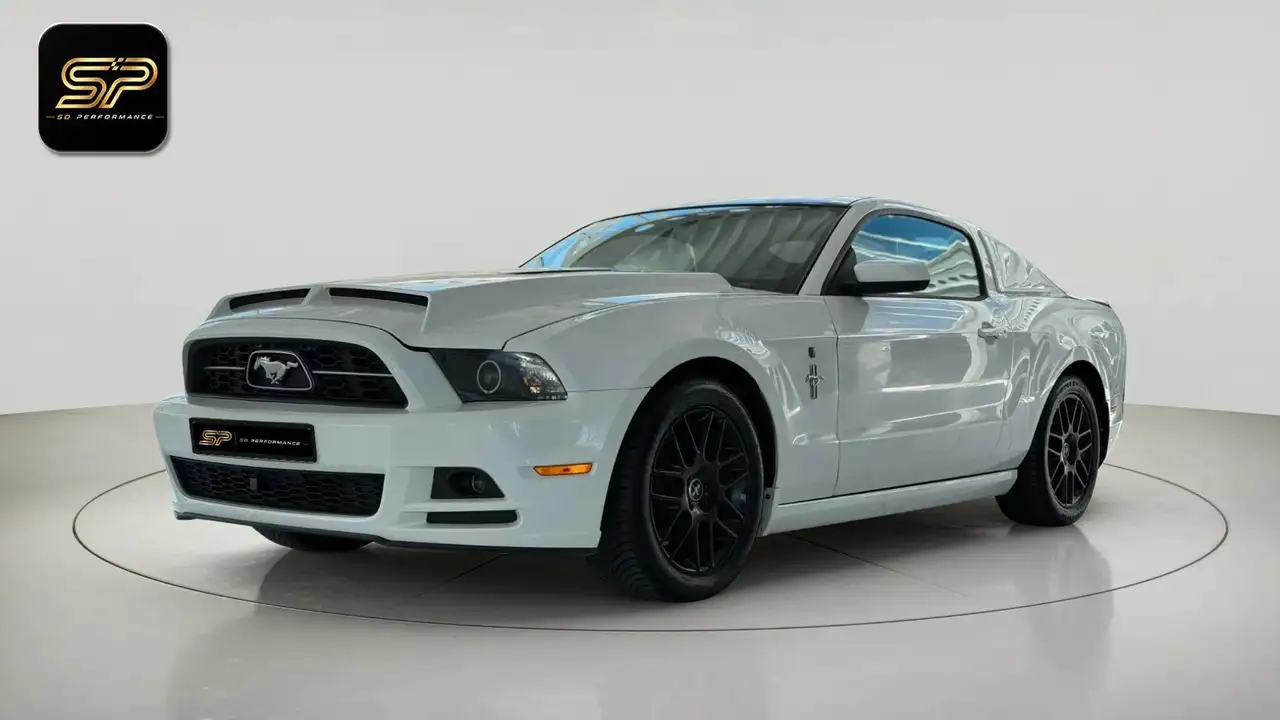 Ford Mustang 3.7 V6 309 ch Automatique GPL — photo 1 of 30