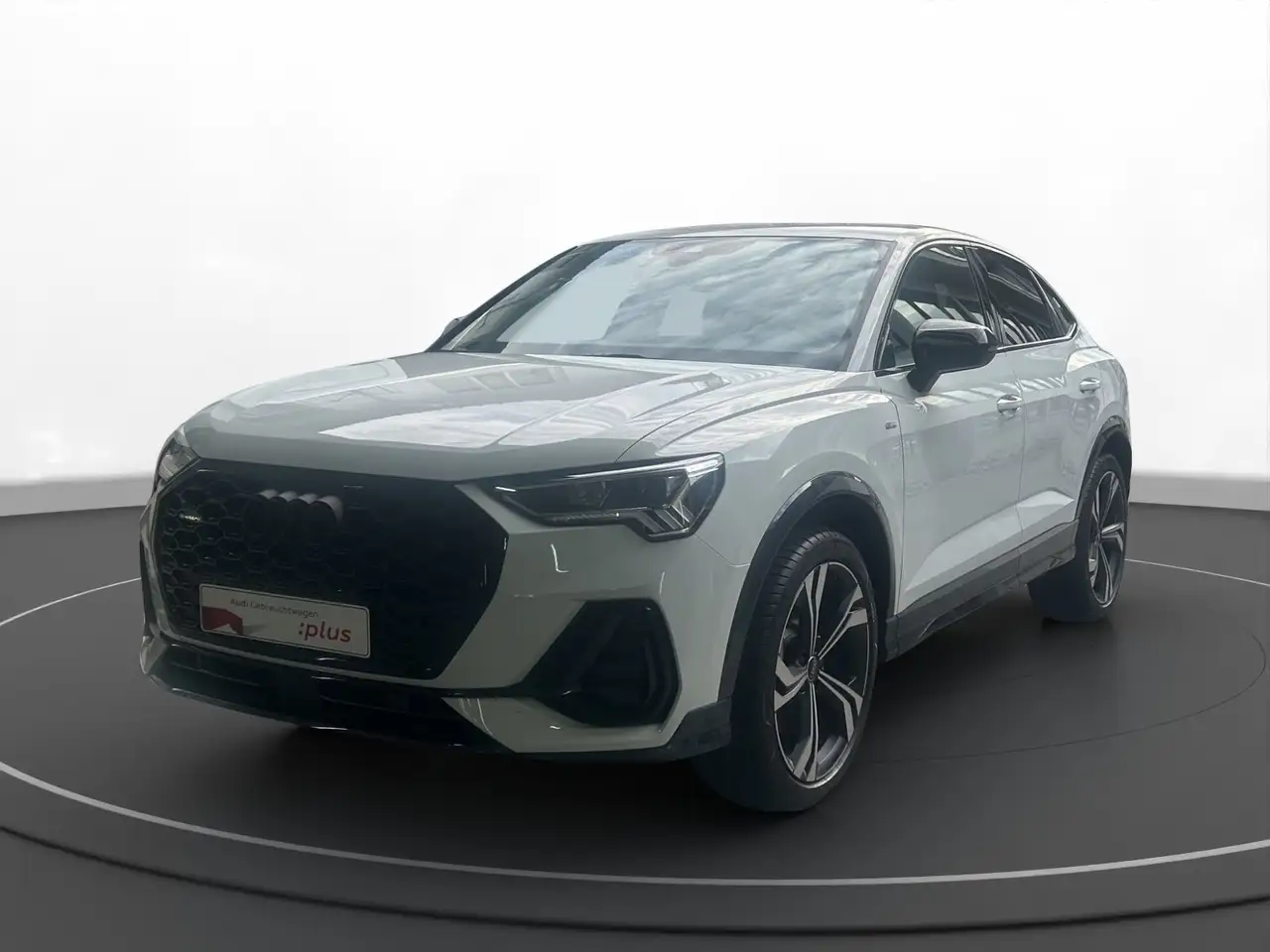 Audi Q3 Sportback 40 TFSI quattro S tronic S line — photo 1 of 15