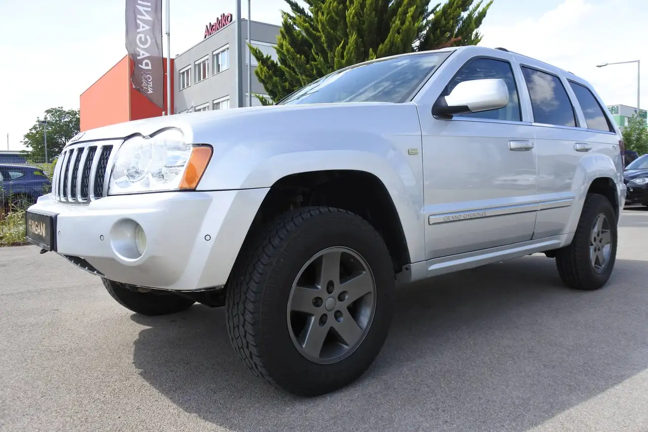 Jeep Grand Cherokee Grand Cherokee 3,0 V6 CRD Limited Limited — photo 1 of 16