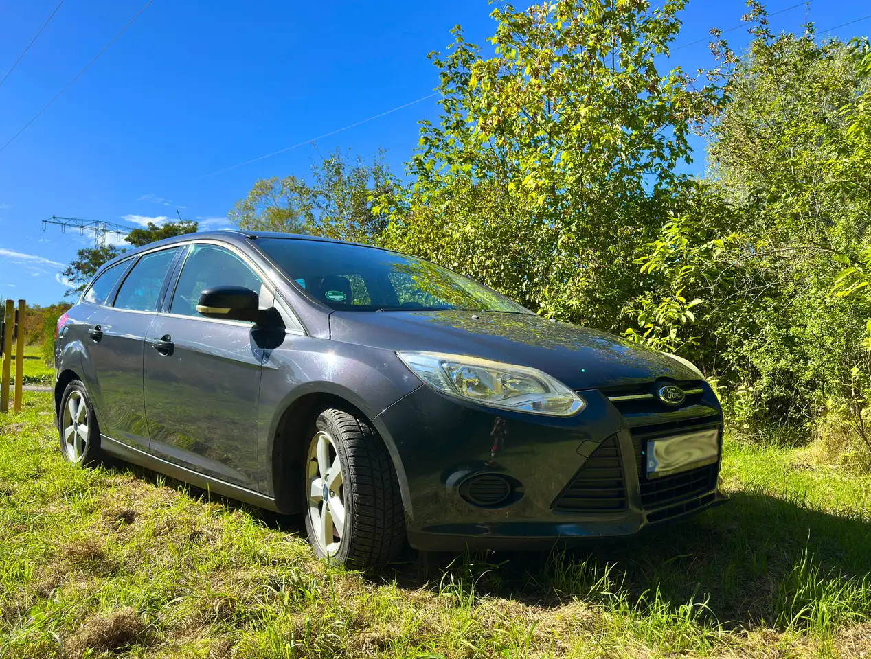 Ford Focus Ford Focus 1.6 TDCi – Baujahr 2013 – Sehr gepflegt — photo 1 of 13