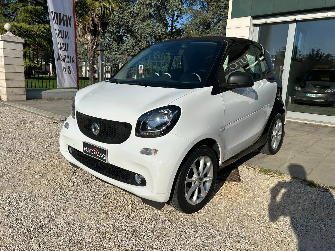 smart forTwo 1.0 Youngster 71cv twinamic — photo 1 of 15