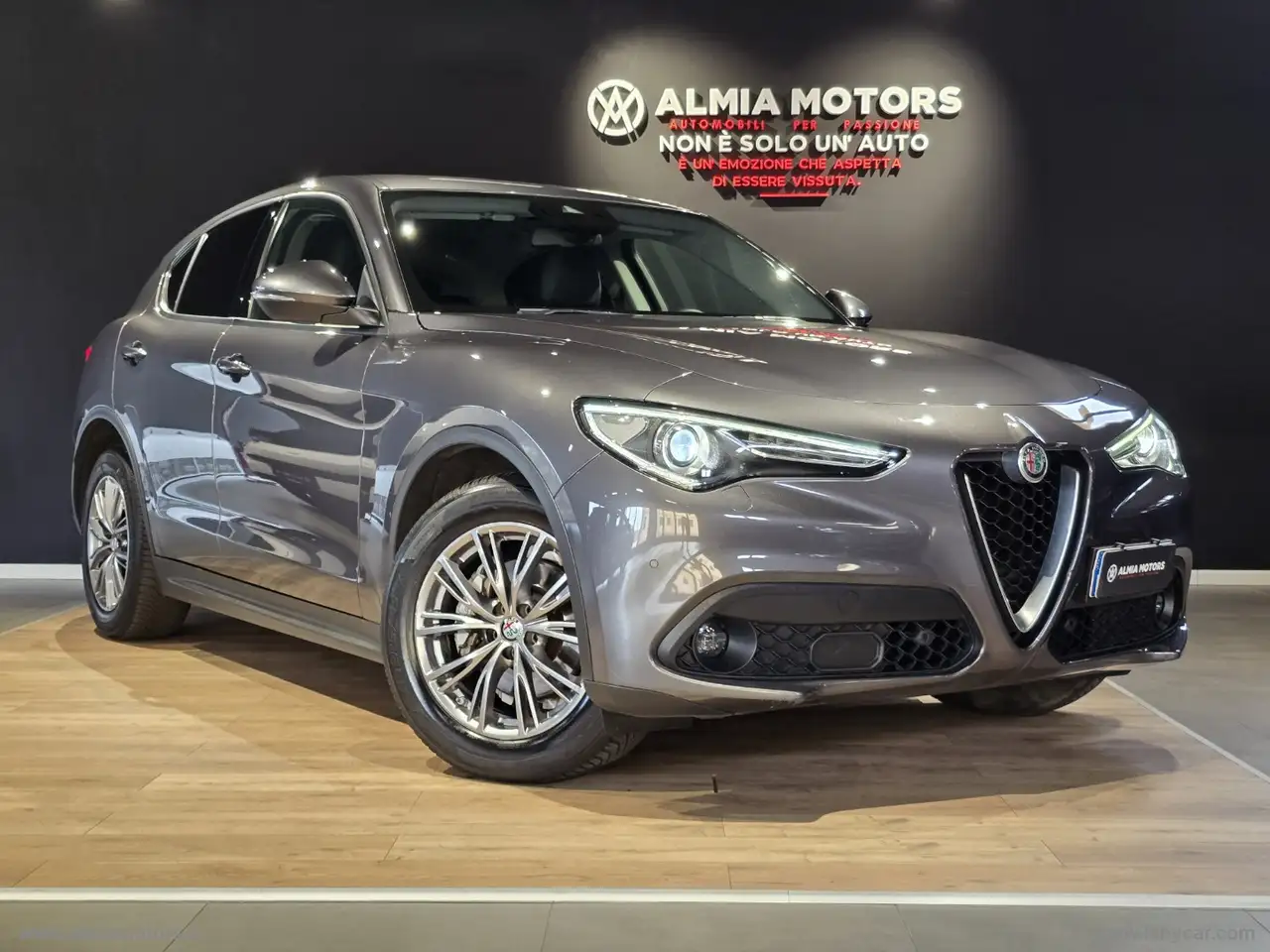 Alfa Romeo Stelvio 2.2 T.diesel 180CV AT8 RWD Exec. — photo 1 of 21