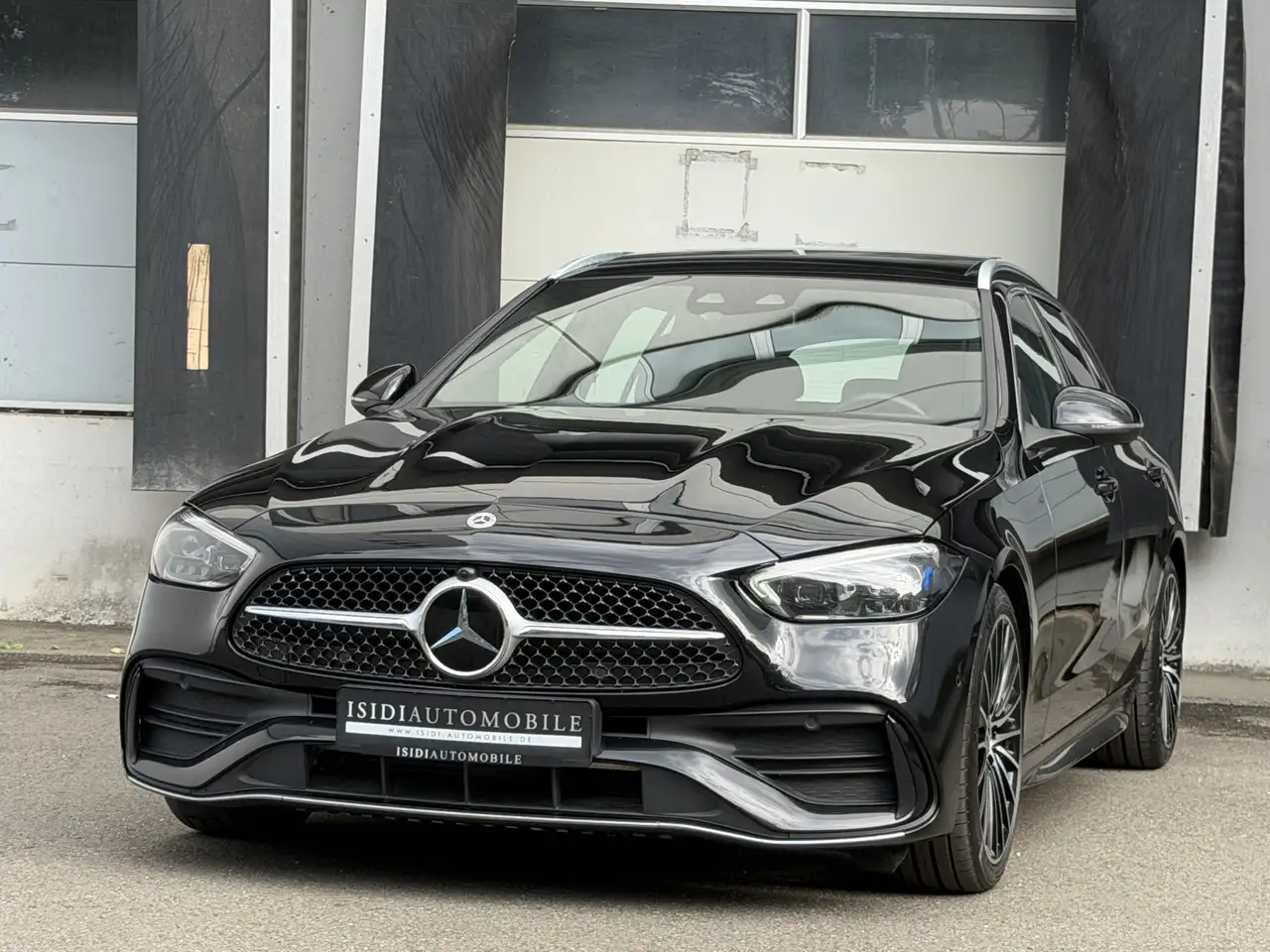 Mercedes-Benz C 300 T 4-M AMG LED Distronic MBUX Rü-Kamera AHK — photo 1 of 40