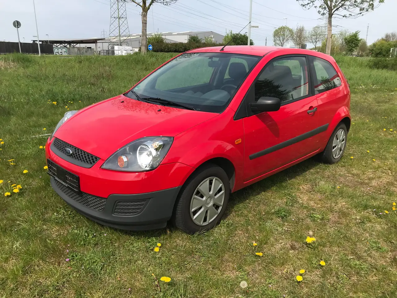 Ford Fiesta Klima HU/AU 09/2028 erst 21.737km gelaufen. — photo 1 of 15