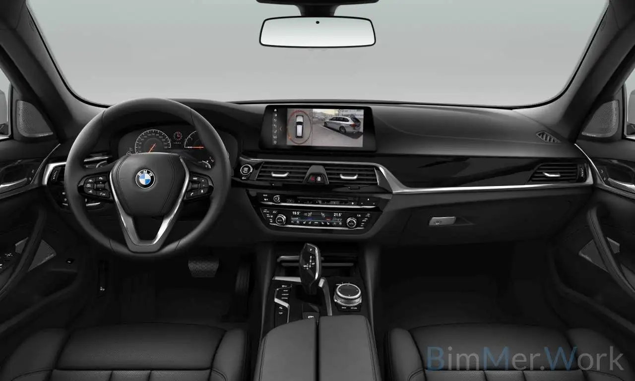 2018 BMW 520 d Sport Line 360°CAM/HUD/ACC/H-KARDON, photograph 3