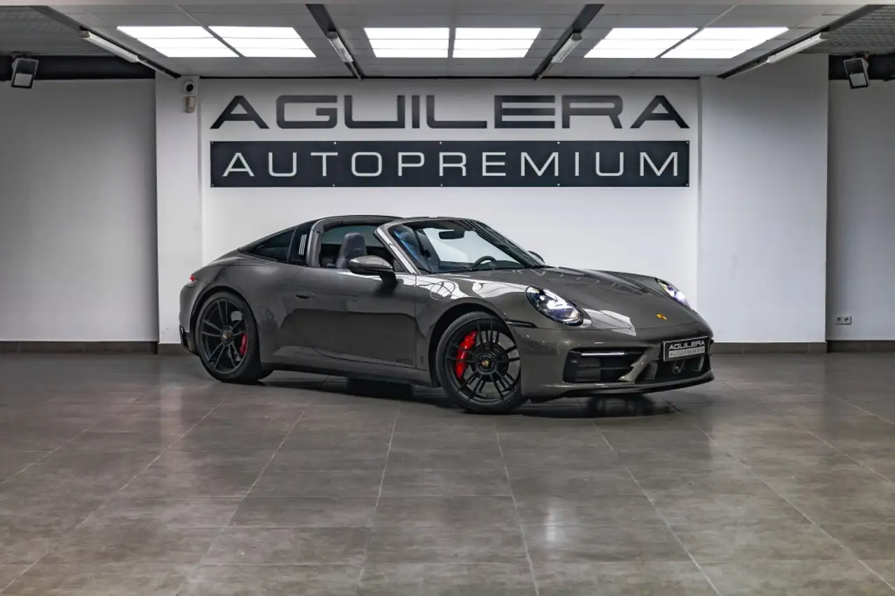 Porsche 992 Targa 4 GTS PDK — photo 1 of 40
