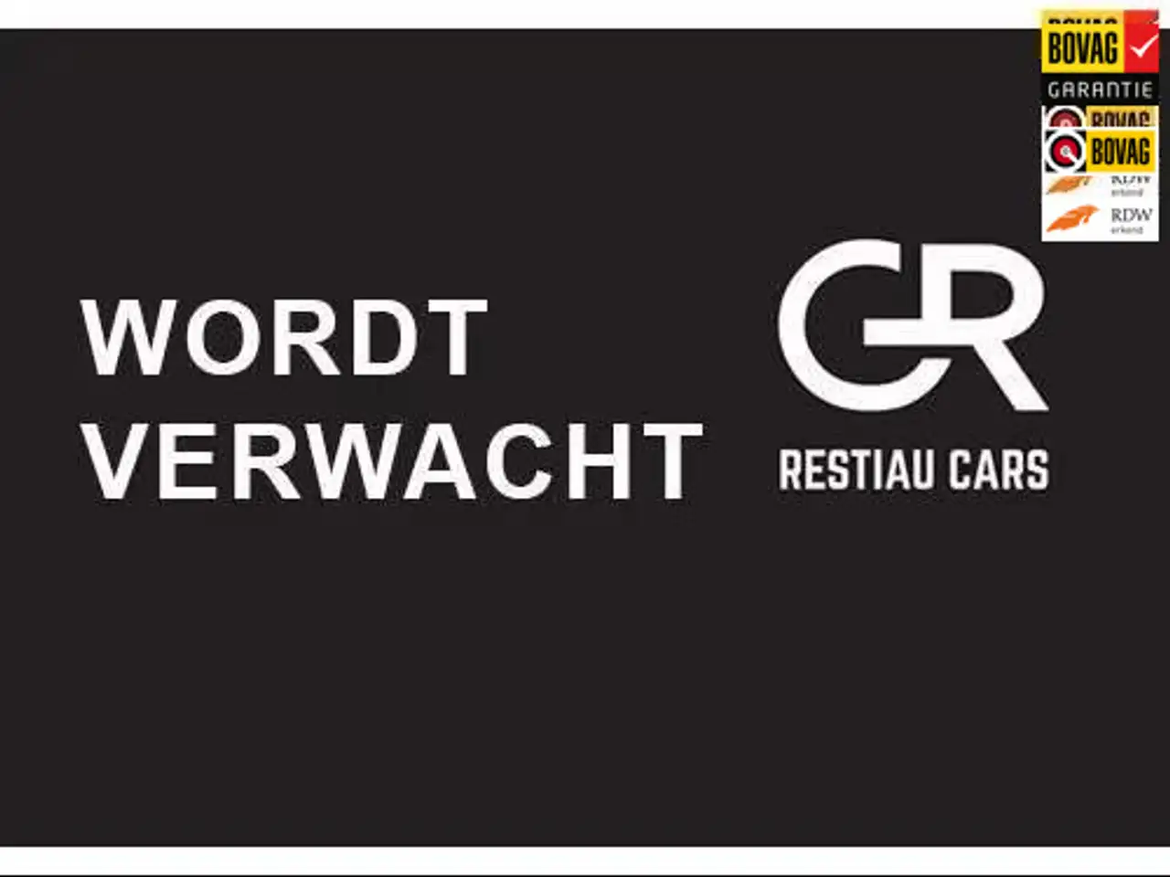 Volkswagen Golf 8 VIII 1.5 eTSI R-Line AUTOMAAT BLACK STYLE|ACC|CA — photo 1 of 1