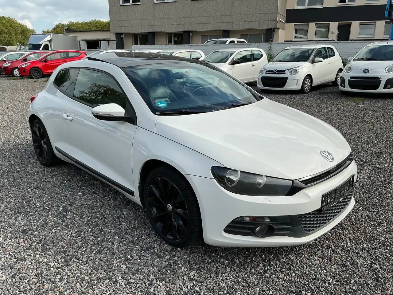 Volkswagen Scirocco 2.0 TSI / Automatik/ TÜV 05/2027 / Pano — photo 1 of 11
