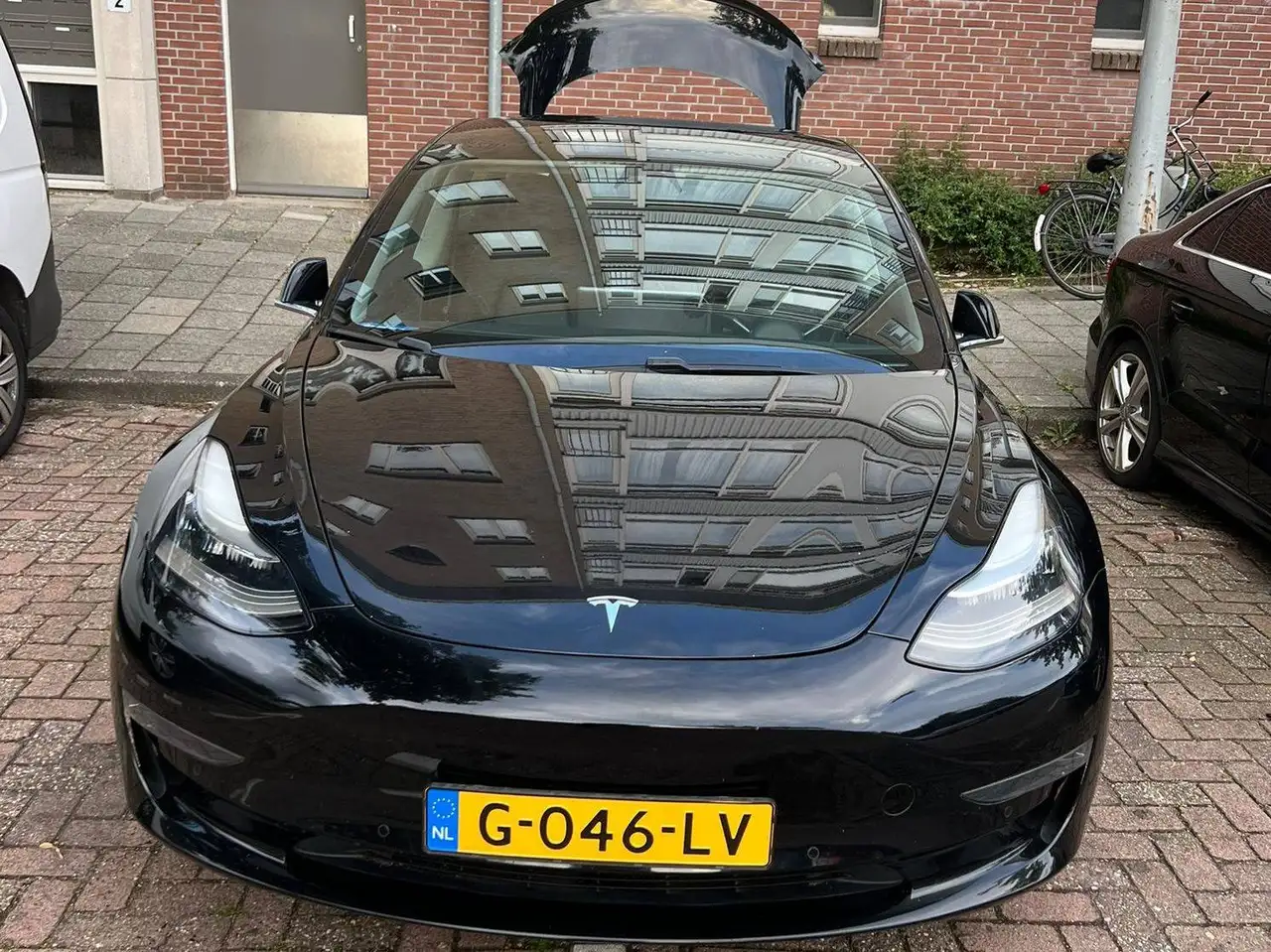 Tesla Model 3 Tesla Model 3 Long Range AWD 75 kWh – Full Self-Driving — photo 1 of 25