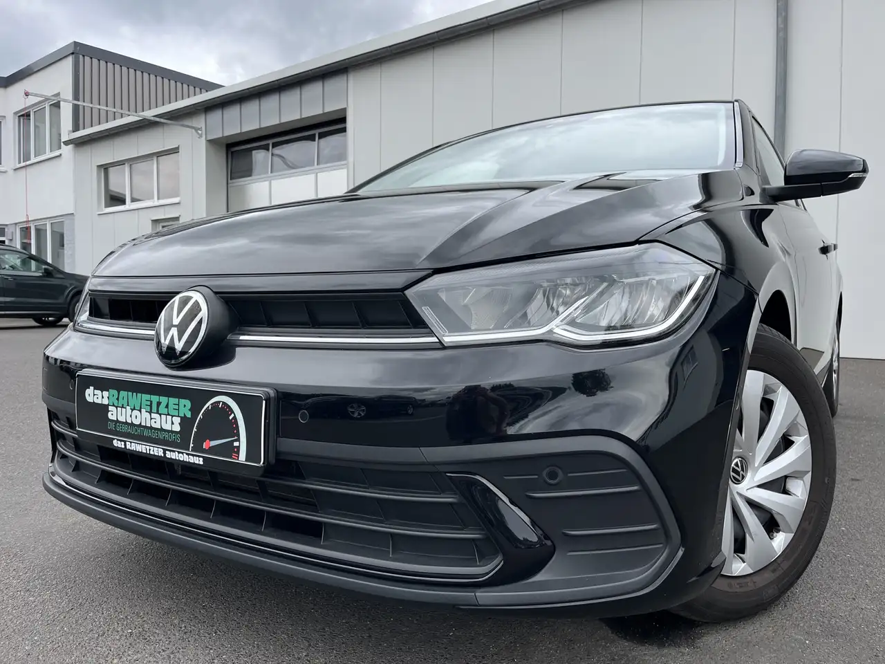 Volkswagen Polo 1.0 Life 94€ m.20% Anz. Navi SHZ Parklenk PDC LE — photo 1 of 30