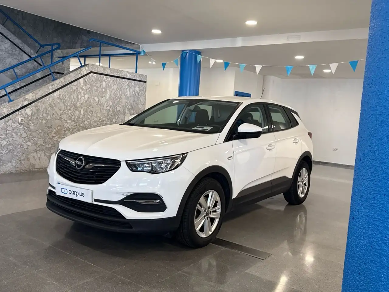 Opel Grandland X 1.2 Turbo Selective — photo 1 of 16