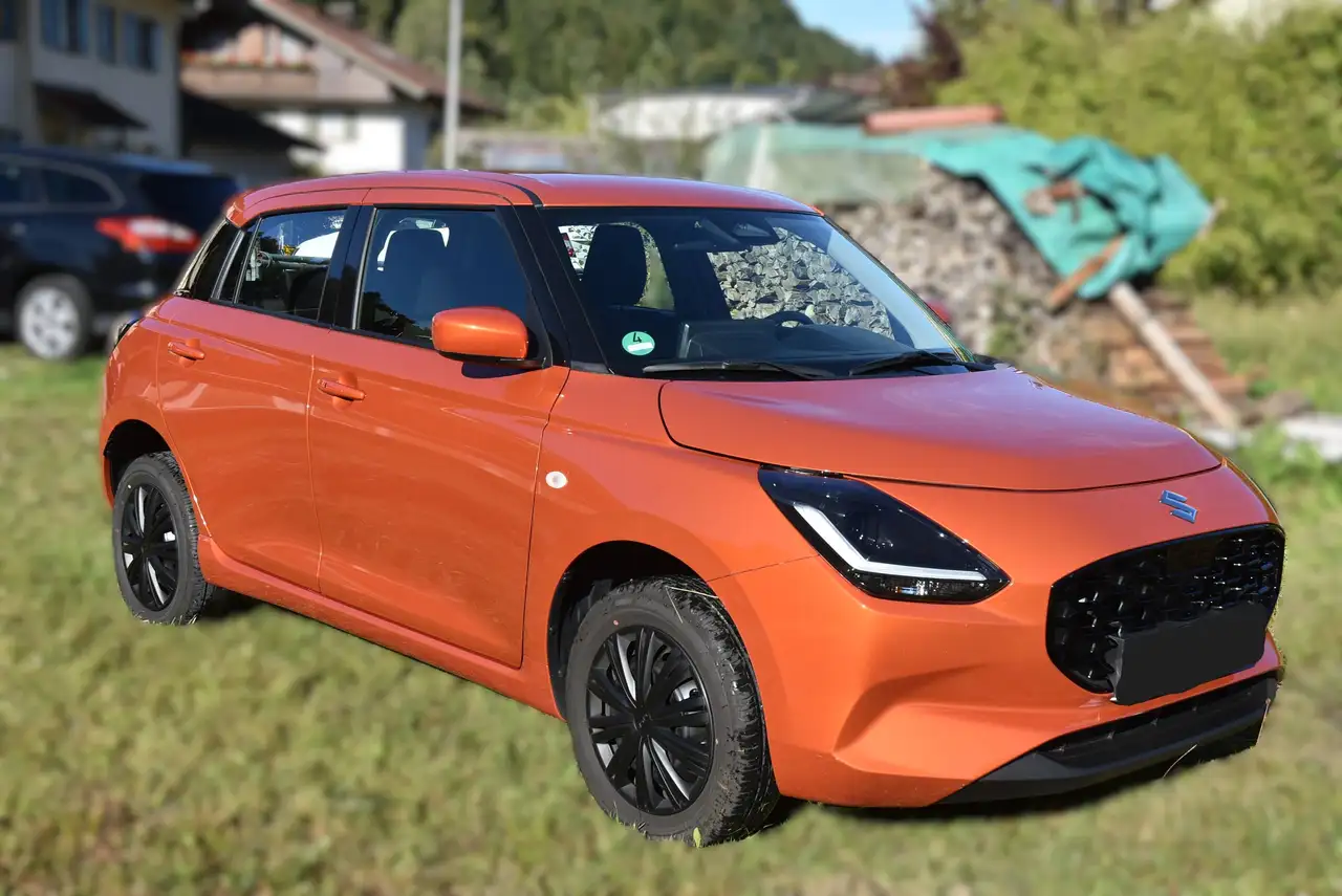 Suzuki Swift Swift 1.2 Dualjet Hybrid Allgrip MT Club — photo 1 of 15