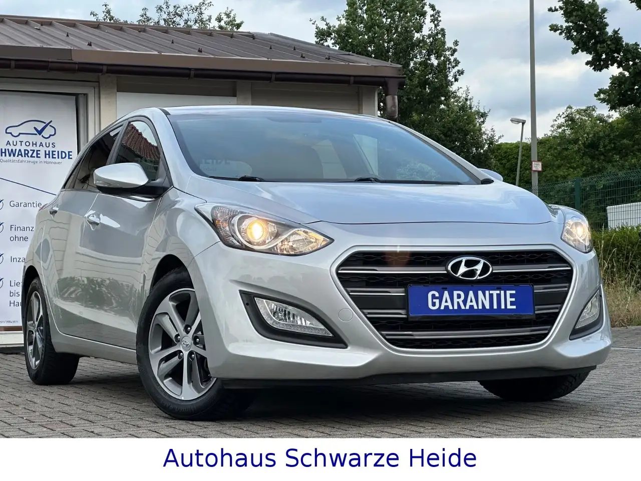 Hyundai i30 1.6 PASSION*135PS*1.HAND*GARANTIE*S-HEFT*LED — photo 1 of 40