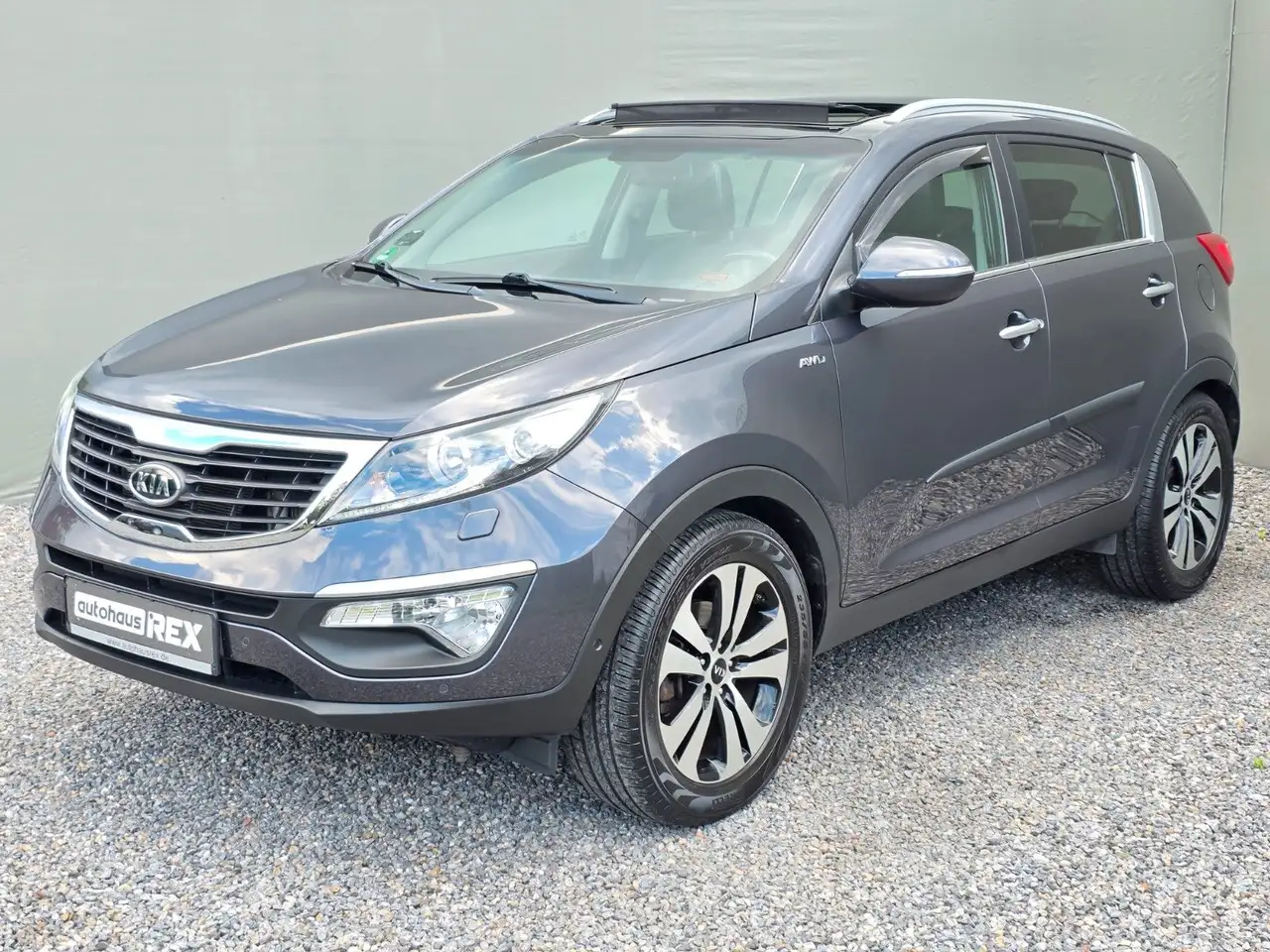 Kia Sportage Spirit 4WD AUTOM. TEMP KAMERA PANO NAVI — photo 1 of 15
