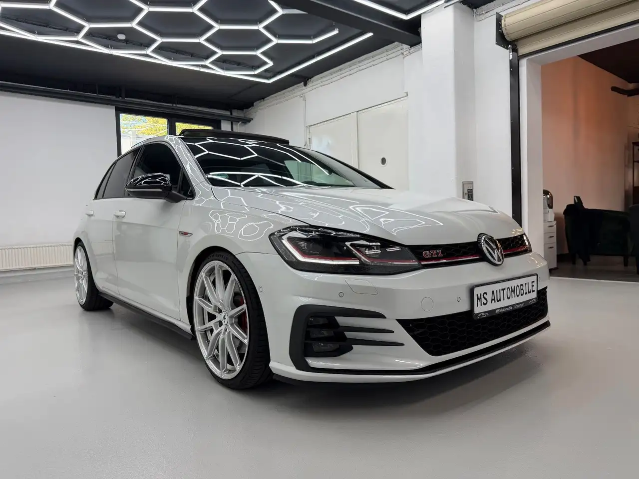 2019 Volkswagen Golf VII Lim. GTI Performance*PANO*ACC*R.KAM*, photograph 4