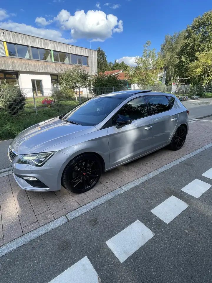 SEAT Leon SEAT Leon FR/08/2019/TSI/DSG/Pano/Camera/Navi/Led/ — photo 1 of 15