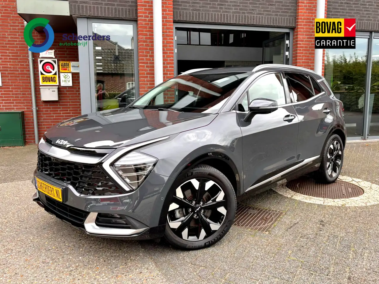 Kia Sportage 1.6 T-GDi Plug-in Hybrid AWD DynamicPlusLine,360 c — photo 1 of 37