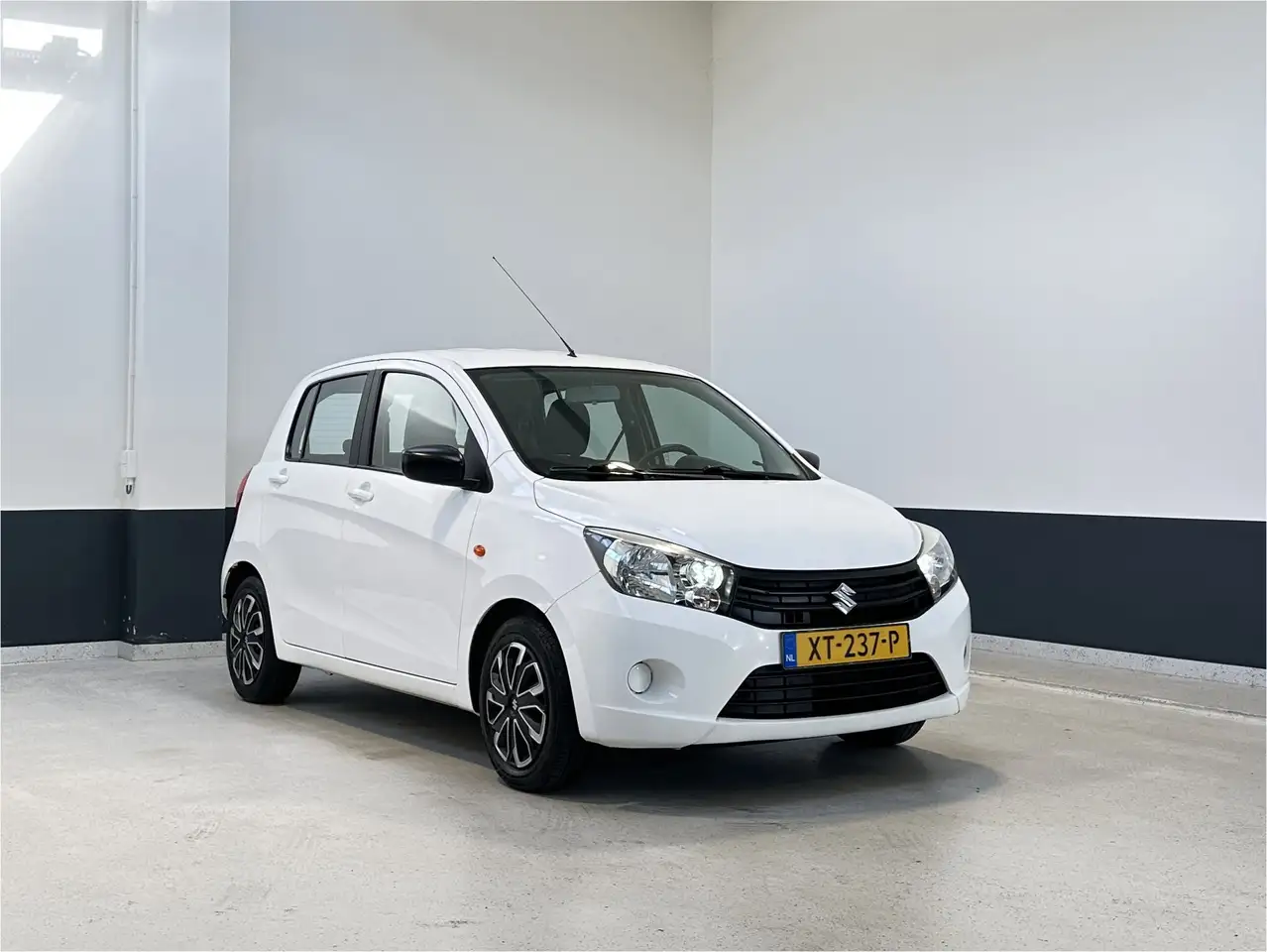 Suzuki Celerio 1.0 Comfort | NL | 2e Eig. | Airco | Bluetooth | E — photo 1 of 27