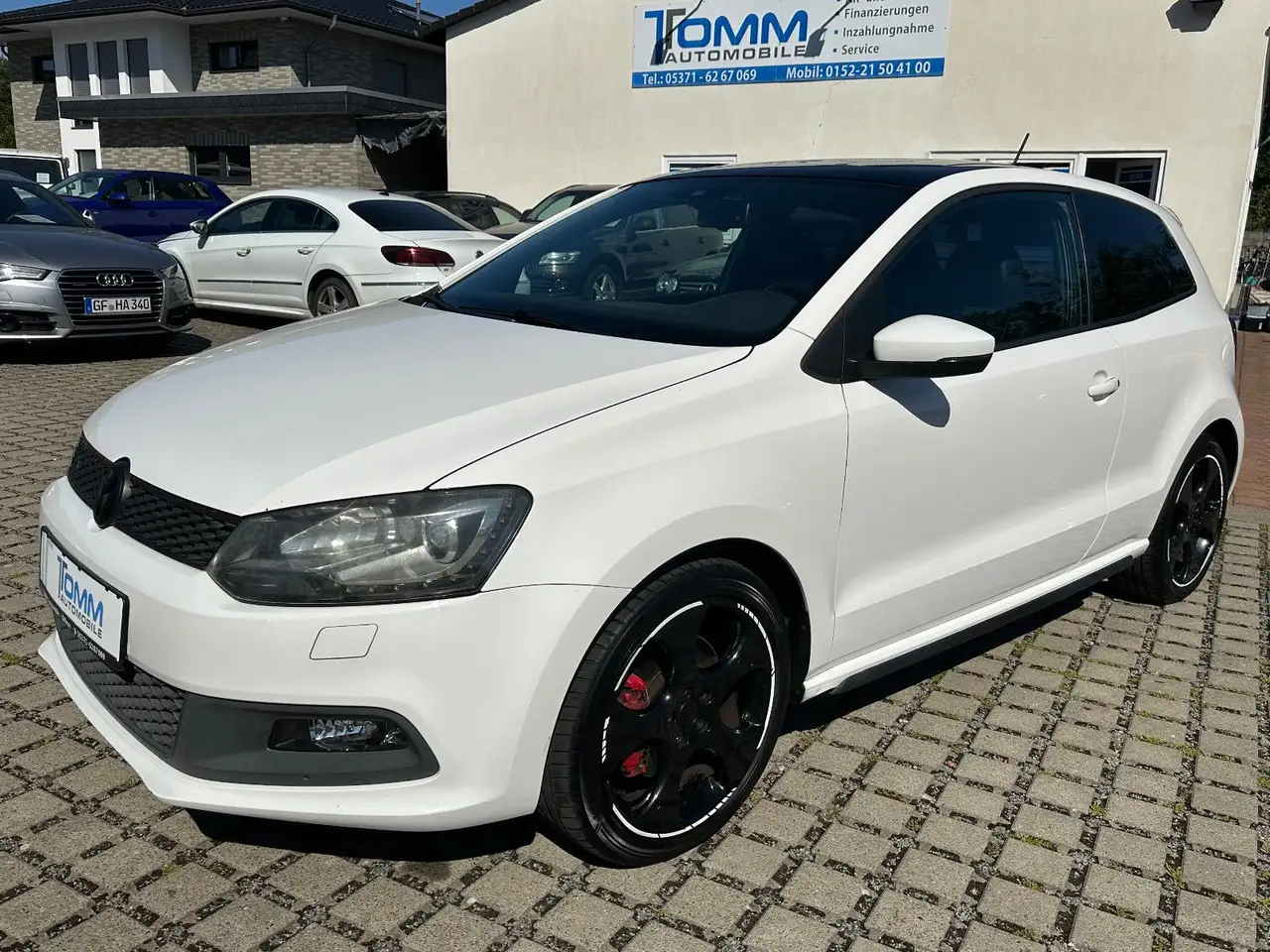 Volkswagen Polo V GTI DSG/ Xenon/ Pano/ Alcantara — photo 1 of 17