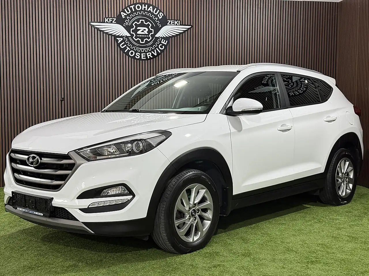 Hyundai TUCSON Tucson 2,0 CRDI 4WD Premium — photo 1 of 39