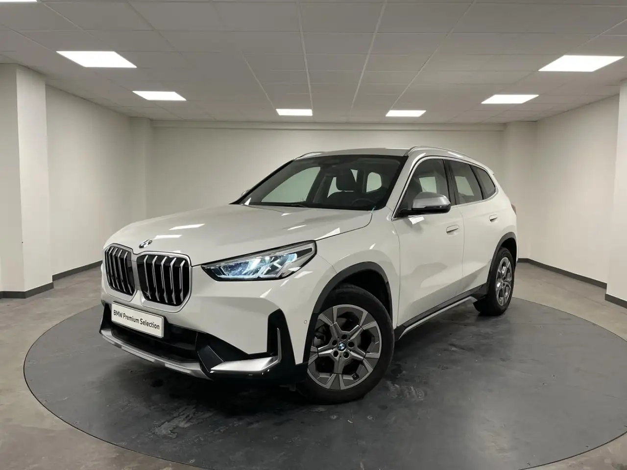 BMW X1 sDrive18i 136ch xLine — photo 1 of 20