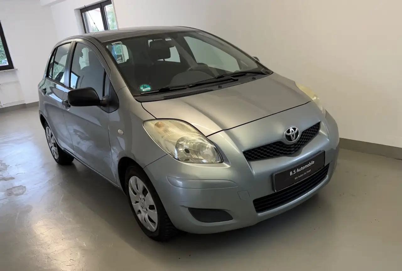 Toyota Yaris Cool 1.4 D 5-türig, Klima — photo 1 of 10