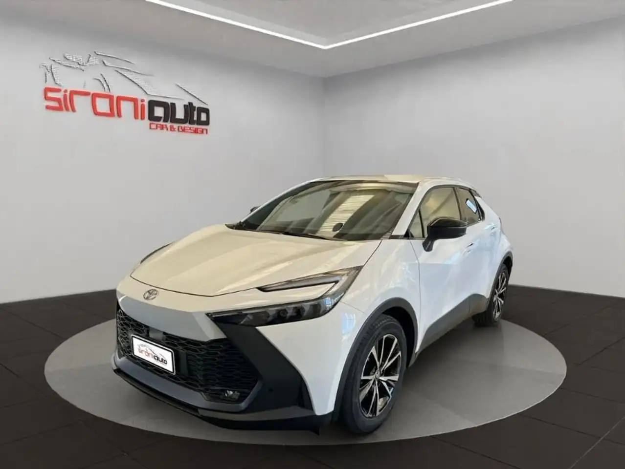 Toyota C-HR 2.0 PHEV E-CVT Trend — photo 1 of 24