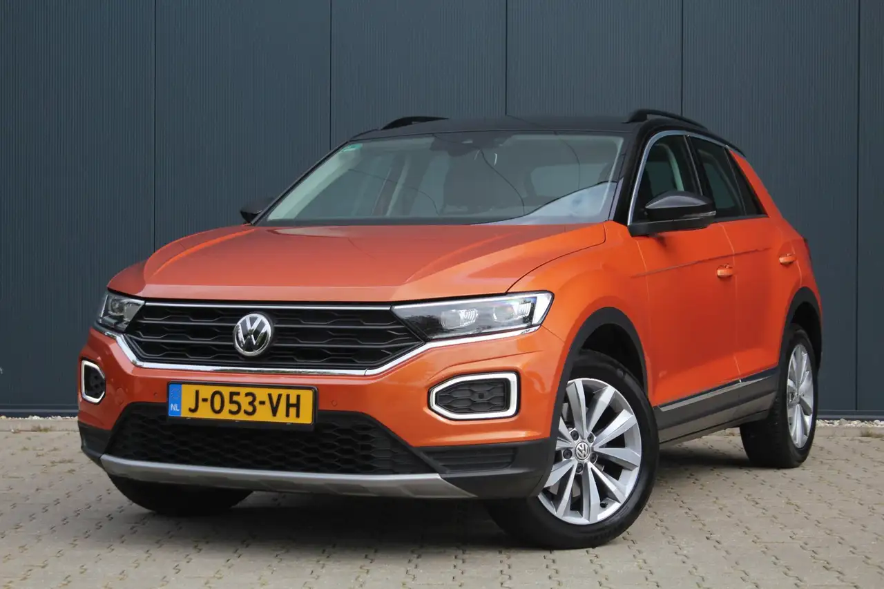 Volkswagen T-Roc 1.0 TSI Style | Digital cockpit | ACC | Trekhaak | — photo 1 of 31