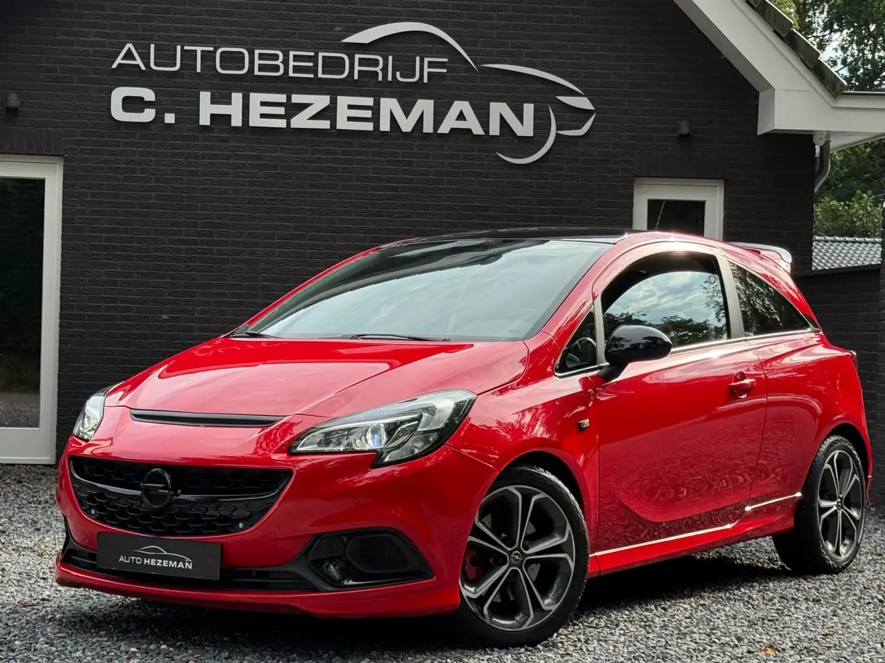Opel Corsa 1.4 GSI 150PK SPOILER KUIPSTOELEN LEDER CARPLAY NA — photo 1 of 18