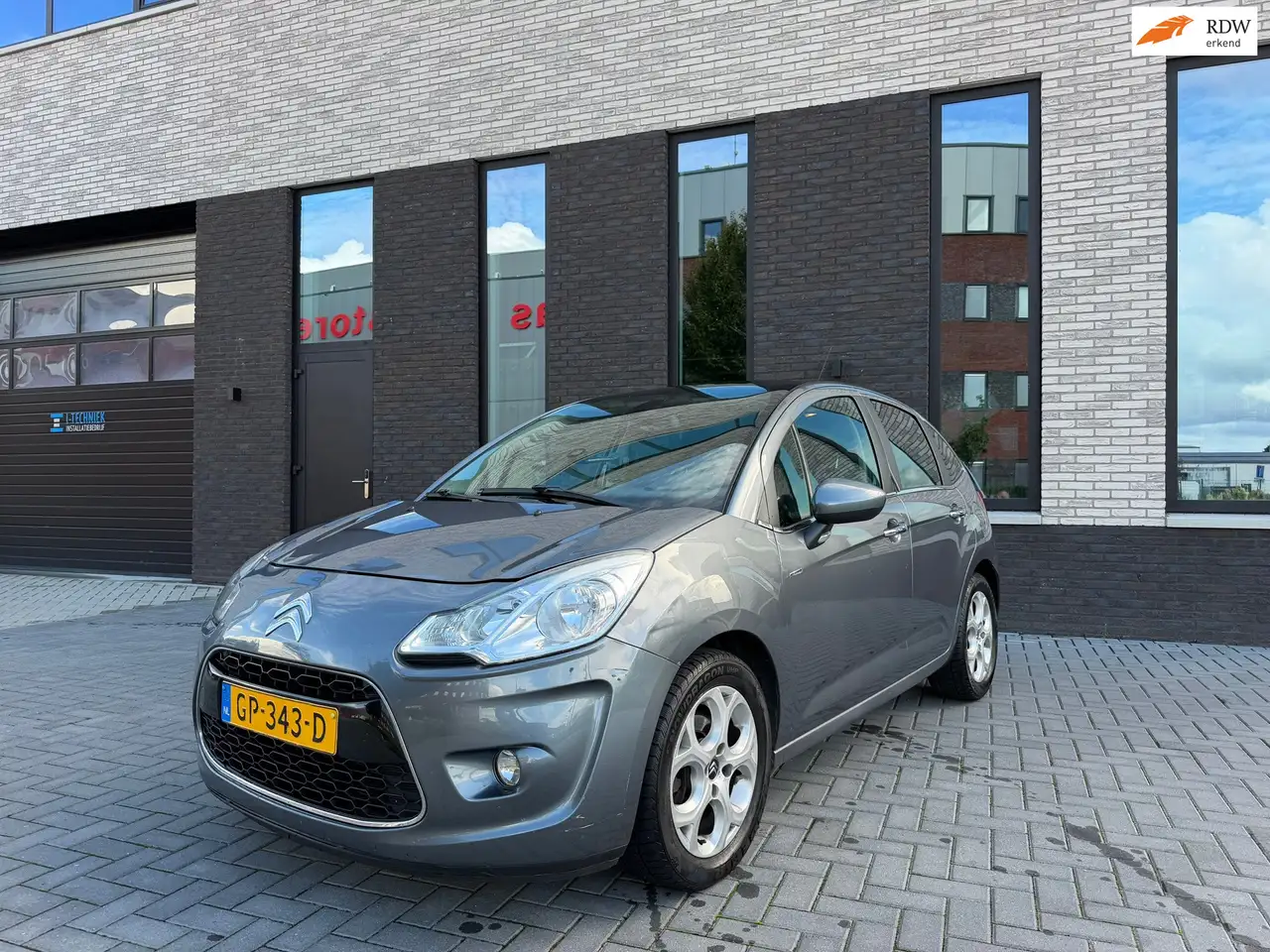 Citroen C3 1.6 VTi Exclusive — photo 1 of 19