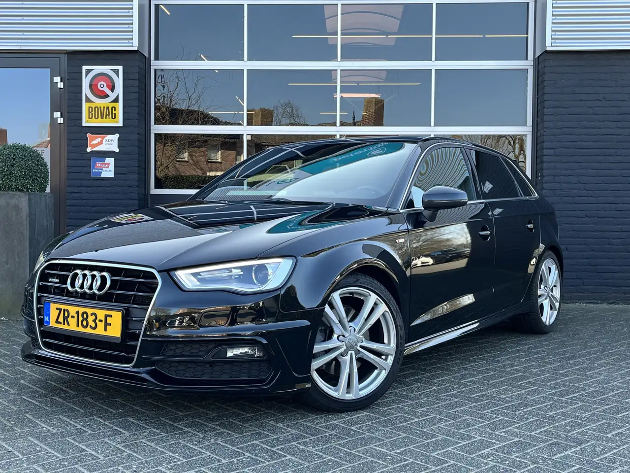 Audi A3 Sportback 1.8 TFSI QUATTRO S-LINE AUTOMAAT — photo 1 of 25