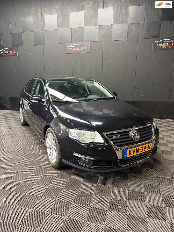 Volkswagen Passat 3.2 V6 R32 | 4-Motion | Xenon | Navi | Cruise | — photo 1 of 14