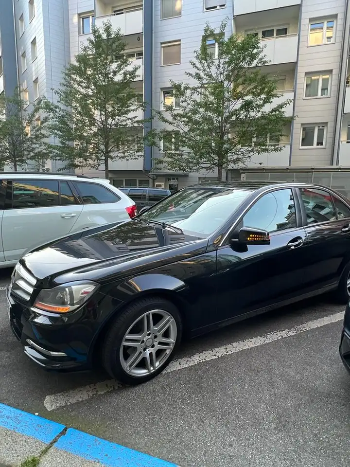 Mercedes-Benz C 200 — photo 1 of 3