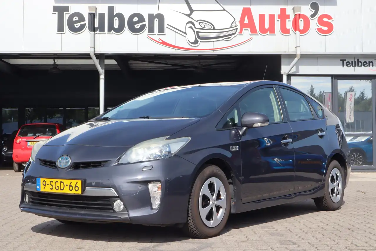 Toyota Prius 1.8 Plug-in Executive Business | 88.000KM | Camera — photo 1 of 37